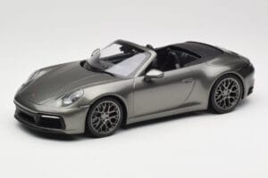 Porsche 911 992 Carrera 4S Kabriolett Mamba Green Metallic Minichamps 1:18 155067337 Metall
