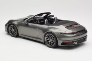 Porsche 911 992 Carrera 4S Kabriolett Mamba Green Metallic Minichamps 1:18 155067337 Metall - pilt 5/6