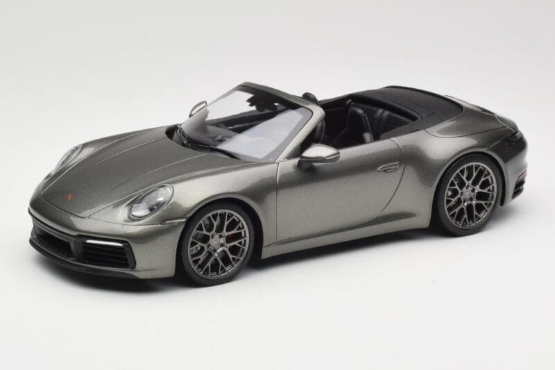 Porsche 911 992 Carrera 4S Kabriolett Mamba Green Metallic Minichamps 1:18 155067337 Metall