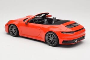 Porsche 911 992 Carrera 4S Kabriolett Oranž Minichamps 1:18 155067334 Metall - pilt 5/6