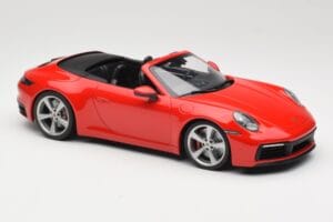 Porsche 911 992 Carrera 4S Kabriolett Punane Minichamps 1:18 155067331 Metall - pilt 4/6