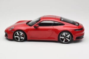 Porsche 911 992 Carrera 4S Carmine Red Minichamps 1:18 155067326 Metall - pilt 3/6