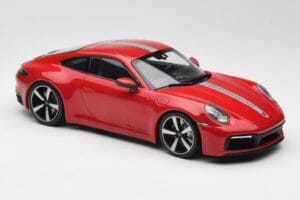 Porsche 911 992 Carrera 4S Carmine Red Minichamps 1:18 155067326 Metall - pilt 4/6