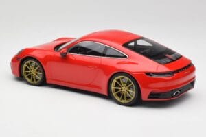 Porsche 911 992 Carrera 4S Guards Punane & Kuldsed Rattad Minichamps 1:18 153067328 Metall - pilt 5/6