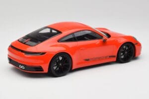 Porsche 911 992 Carrera 4S Lava Oranž Minichamps 1:18 155067327 Metall - pilt 2/6
