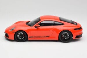 Porsche 911 992 Carrera 4S Lava Oranž Minichamps 1:18 155067327 Metall - pilt 3/6