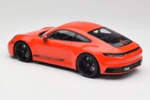 Porsche 911 992 Carrera 4S Lava Oranž Minichamps 1:18 155067327 Metall - pilt 5/6