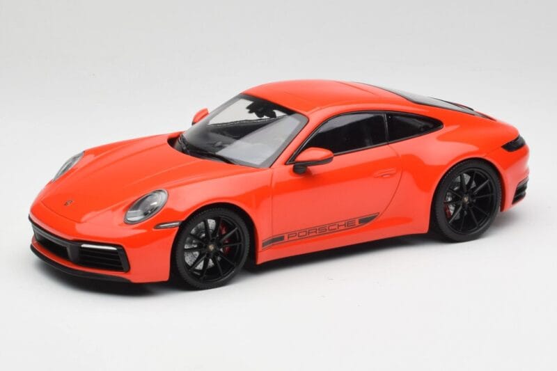 Porsche 911 992 Carrera 4S Lava Oranž Minichamps 1:18 155067327 Metall