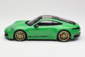 Porsche 911 992 Carrera 4S Python Green Minichamps 1:18 155067325 Metall - pilt 3/6