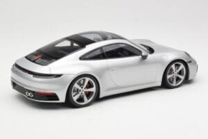 Porsche 911 992 Carrera 4S Hõbe Minichamps 1:18 155067322 Metall - pilt 2/6