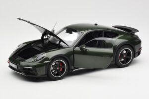 Porsche 911 992 Dakar Oak Roheline Metallik Norev 1:18 187241 Metall - pilt 2/9