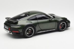Porsche 911 992 Dakar Oak Roheline Metallik Norev 1:18 187241 Metall - pilt 3/9