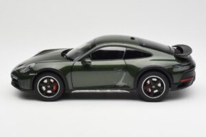 Porsche 911 992 Dakar Oak Roheline Metallik Norev 1:18 187241 Metall - pilt 5/9