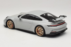 Porsche 911 992 GT3 Chalk Kuldsed Veljed Minichamps 1:18 117069001 Metall - pilt 5/6