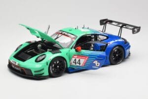 Porsche 911 992 GT3 R Falken #44 D. Eriksson / T. Heinemann 24 Hours of Nurburgring 2023 Minichamps 1:18 113236344 Metall - pilt 2/8