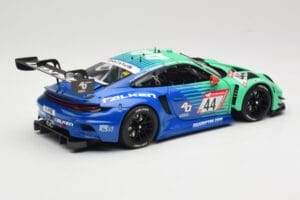 Porsche 911 992 GT3 R Falken #44 D. Eriksson / T. Heinemann 24 Hours of Nurburgring 2023 Minichamps 1:18 113236344 Metall - pilt 3/8