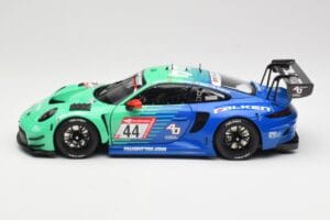 Porsche 911 992 GT3 R Falken #44 D. Eriksson / T. Heinemann 24 Hours of Nurburgring 2023 Minichamps 1:18 113236344 Metall - pilt 4/8