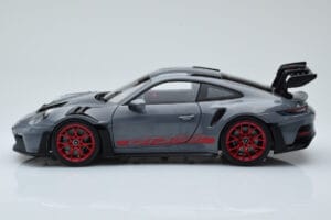 Porsche 911 992 GT3 RS Arctic Hall Pyro Punane Norev 1:18 187350 Metall - pilt 4/8