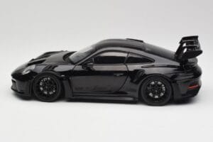 Porsche 911 992 GT3 RS Must & Mustad Veljed Concept Minichamps 1:18 911992003 Metall - pilt 4/8