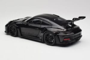 Porsche 911 992 GT3 RS Must & Mustad Veljed Concept Minichamps 1:18 911992003 Metall - pilt 7/8