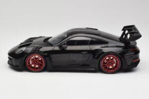 Porsche 911 992 GT3 RS Must & Punased Rattad & Must Dekoor Minichamps 1:18 153062240 Metall - pilt 3/6
