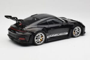 Porsche 911 992 GT3 RS Must Hõbedaste Velgedega Minichamps 1:18 155062231 Metall - pilt 2/6