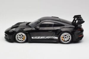 Porsche 911 992 GT3 RS Must Hõbedaste Velgedega Minichamps 1:18 155062231 Metall - pilt 3/6