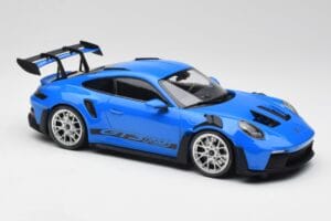 Porsche 911 992 GT3 RS Sinine & Hõbedased Rattad & Must Dekoor Minichamps 1:18 153062234 Metall - pilt 4/6