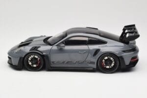 Porsche 911 992 GT3 RS Crayon Weissach Package & Black Wheels Minichamps 1:18 110062024 Metall - pilt 4/8