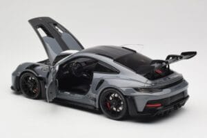 Porsche 911 992 GT3 RS Crayon Weissach Package & Black Wheels Minichamps 1:18 110062024 Metall - pilt 5/8