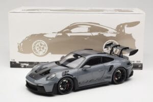 Porsche 911 992 GT3 RS Crayon Weissach Package & Black Wheels Minichamps 1:18 110062024 Metall - pilt 8/8