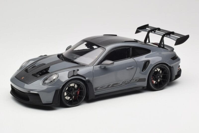 Porsche 911 992 GT3 RS Crayon Weissach Package & Black Wheels Minichamps 1:18 110062024 Metall