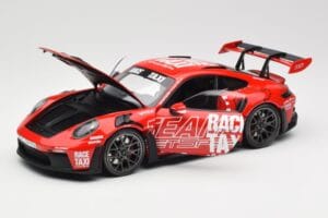 Porsche 911 992 GT3 RS Getspeed Race Taxi Guards Red Minichamps 1:18 110062040 Metall - pilt 2/8