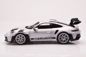 Porsche 911 992 GT3 RS Ice Hall Norev 1:18 187359 Metall - pilt 4/8