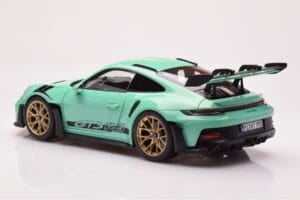 Porsche 911 992 GT3 RS Mint Roheline Norev 1:18 187362 Metall - pilt 7/8
