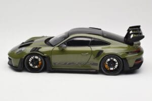 Porsche 911 992 GT3 RS Nato Olive & Black Wheels Minichamps 1:18 110062027 Metall - pilt 4/8