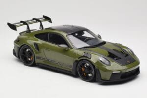 Porsche 911 992 GT3 RS Nato Olive & Black Wheels Minichamps 1:18 110062027 Metall - pilt 6/8