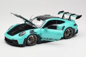 Porsche 911 992 GT3 RS Python Green & Dark Silver Wheels Minichamps 1:18 110062026 Metall - pilt 2/8