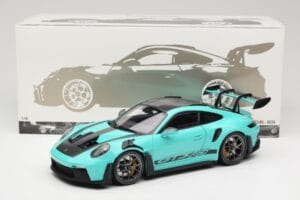Porsche 911 992 GT3 RS Python Green & Dark Silver Wheels Minichamps 1:18 110062026 Metall - pilt 8/8