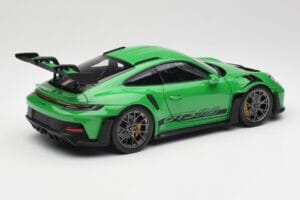 Porsche 911 992 GT3 RS Python Roheline Norev 1:18 WAP0212820RGT3 Metall - pilt 3/8