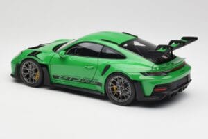 Porsche 911 992 GT3 RS Python Roheline Norev 1:18 WAP0212820RGT3 Metall - pilt 7/8