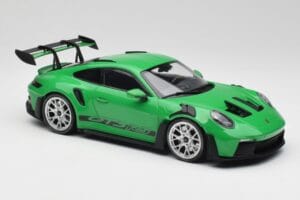 Porsche 911 992 GT3 RS Python Roheline & Hõbedased Rattad & Must Dekoor Minichamps 1:18 153062235 Metall - pilt 4/6
