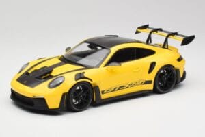 Porsche 911 992 GT3 RS Racing Kollane & Mustad Rattad Minichamps 1:18 153062245 Metall