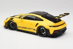 Porsche 911 992 GT3 RS Racing Kollane & Mustad Rattad Minichamps 1:18 153062245 Metall - pilt 5/6