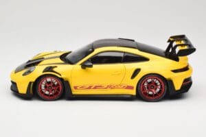 Porsche 911 992 GT3 RS Racing Yellow Weissach Package & Red Wheels Minichamps 1:18 110062025 Metall - pilt 4/8