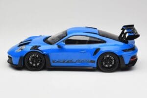 Porsche 911 992 GT3 RS Shark Sinine & Mustad Rattad Minichamps 1:18 153062233 Metall - pilt 3/6