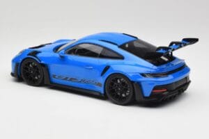 Porsche 911 992 GT3 RS Shark Sinine & Mustad Rattad Minichamps 1:18 153062233 Metall - pilt 5/6