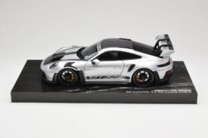 Porsche 911 992 GT3 RS Hõbe Weissach Package Minichamps 1:18 110062020 Metall