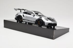 Porsche 911 992 GT3 RS Hõbe Weissach Package Minichamps 1:18 110062020 Metall - pilt 6/8