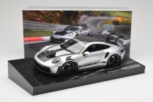 Porsche 911 992 GT3 RS Hõbe Weissach Package Minichamps 1:18 110062020 Metall - pilt 8/8
